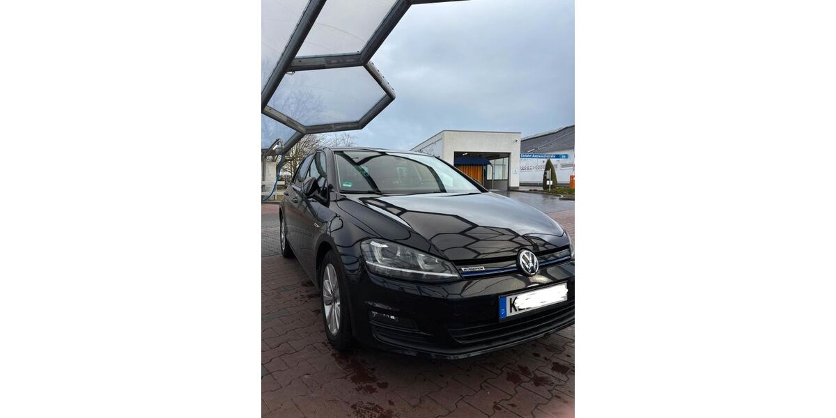 VW Golf 284.000 km 6.900 &euro; Kehl 77694