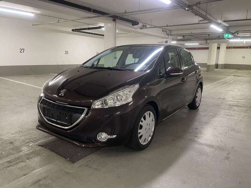 Peugeot 208 44.000 km 6.390 € München 81929