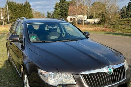 Skoda Superb 110.890 km 9.300 &euro; Karlsruhe 76228