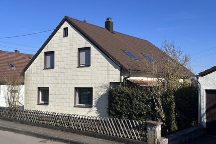 Wohnhaus mit zwei Wohnungen und ELW in Mähringen