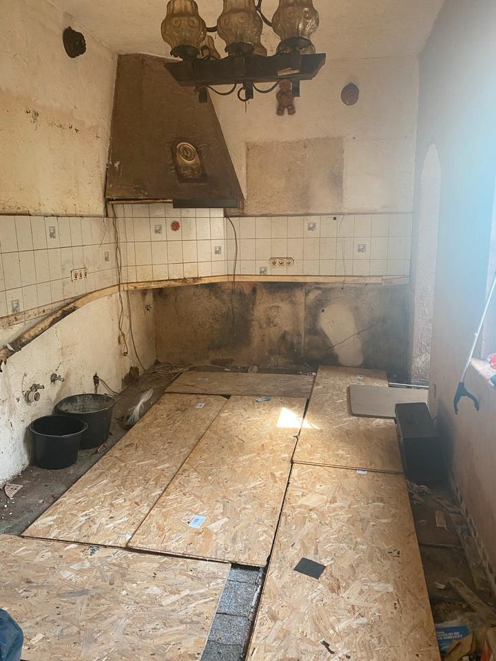 Haus in Duisburg Sanierungsbedürftig