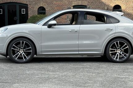Porsche Cayenne 9.900 km 125.790 € Frechen (bei Köln) 50226