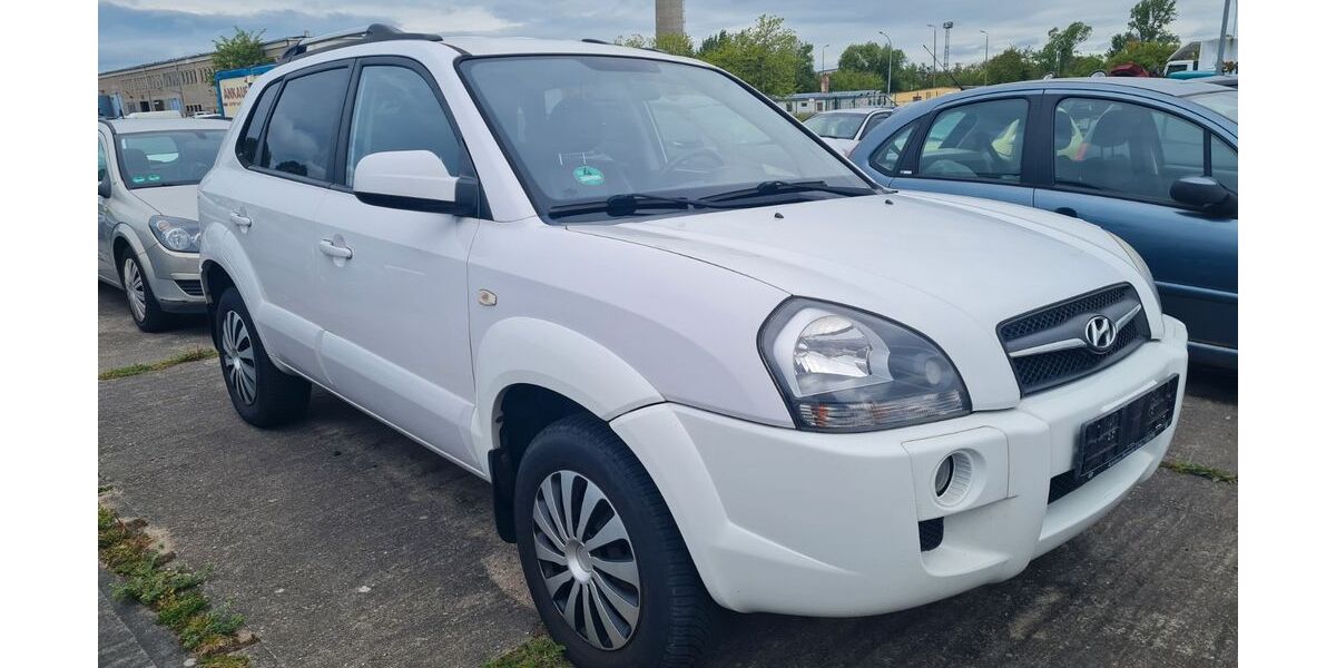 Hyundai TUCSON 246.000 km 2.800 &euro; Dessau-Roßlau 06842