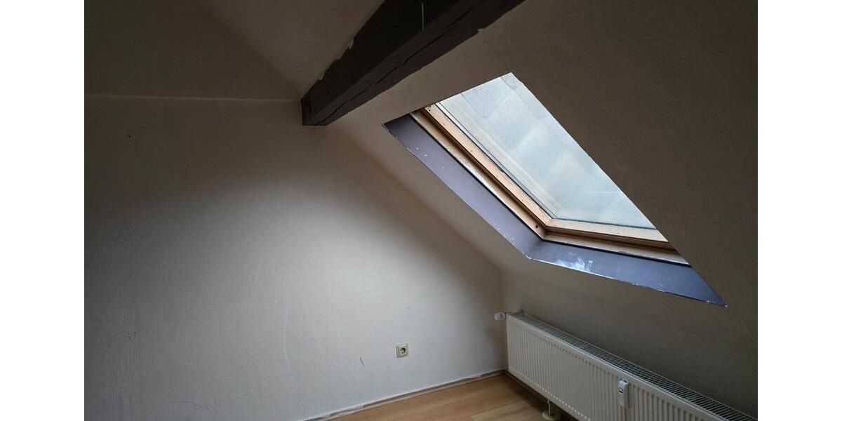 Dachgeschoßwohnung Saarbrücken Neue Bremm - 3 Zimmer, 92 m&sup2;, 1.050&euro; | Angebot:25637813