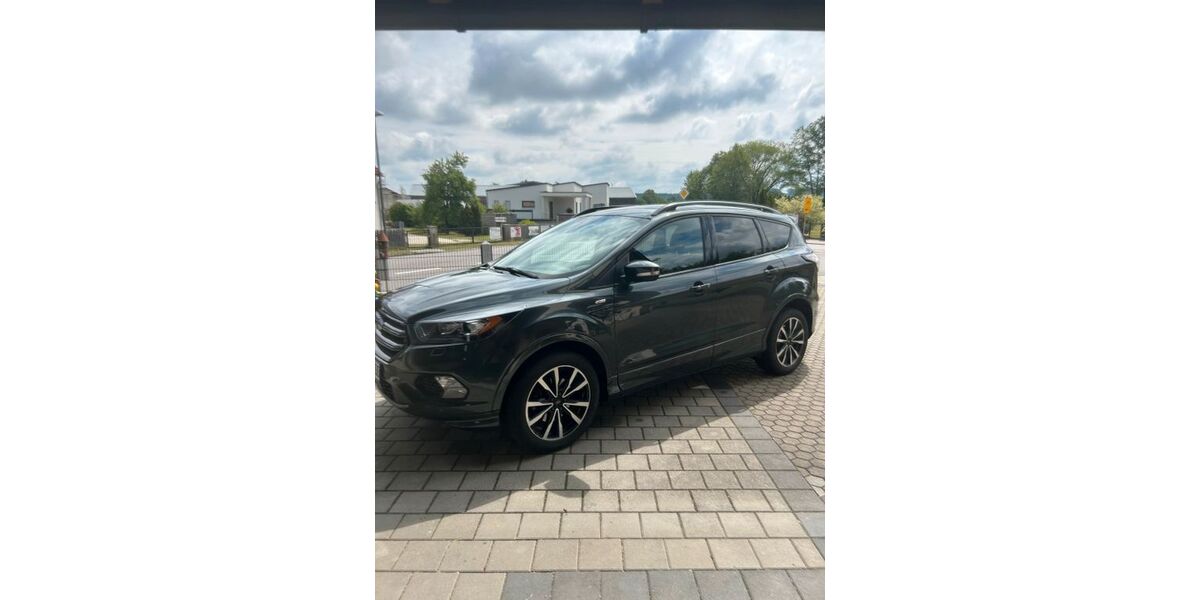 Ford Kuga 169.000 km 10.900 &euro; Gachenbach 86565