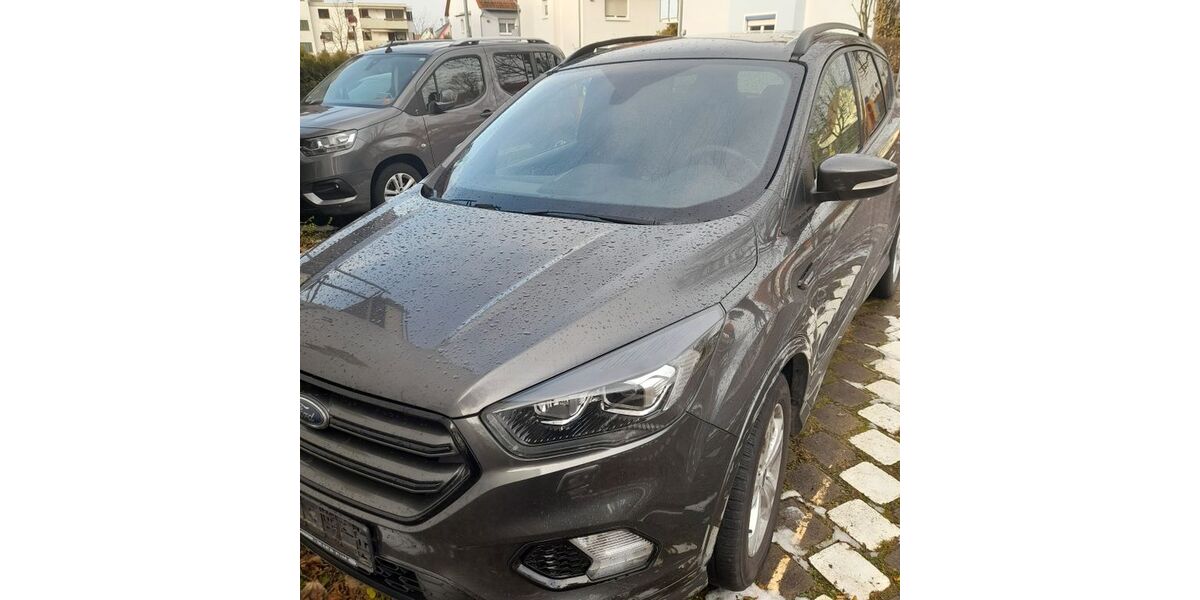 Ford Kuga 53.500 km 21.450 &euro; Salach 73084