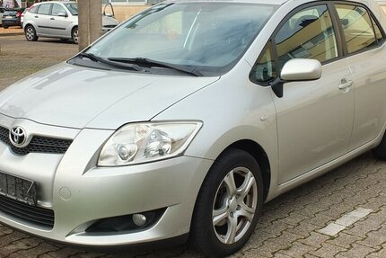 Toyota Auris Sol 174.885 km 4.804 € Köln 50858