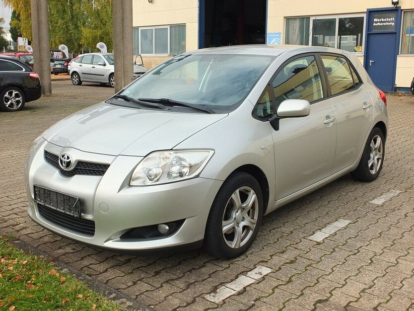 Toyota Auris Sol 174.885 km 4.804 € Köln 50858