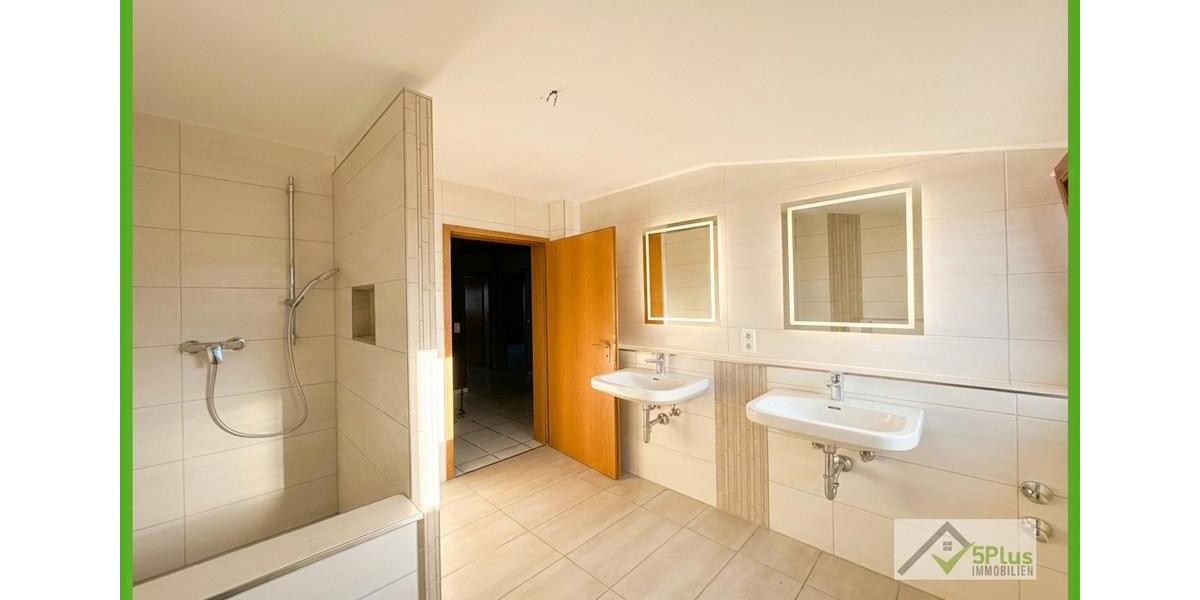 Doppelhaushälfte Eschweiler - 4 Zimmer, 210 m&sup2;, 1.100&euro; | Angebot:24612204