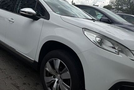 Peugeot 2008 111.000 km 6.800 &euro; München 80997
