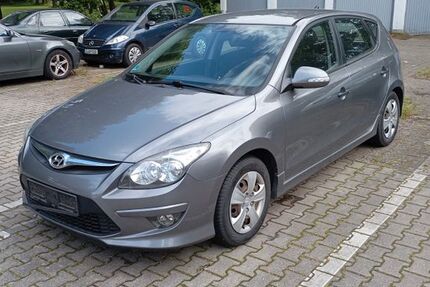 Hyundai i30 300.000 km 1.750 &euro; Dùsseldorf 40229