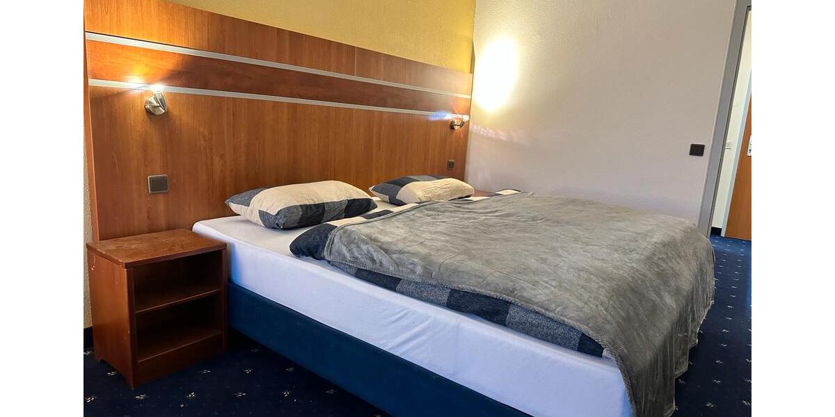 1 Zimmer Wohnung im ehemaligen vier Jahreszeiten Hotel 1 zimmer