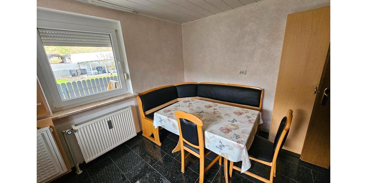 Erdgeschoßwohnung Dingolfing - 3.5 Zimmer, 97 m&sup2;, 1.300&euro; | Angebot:26036593