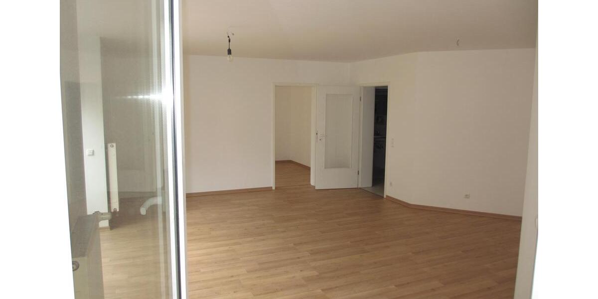 Etagenwohnung Plauen Bahnhofsvorstadt - 2 Zimmer, 72 m&sup2;, 360&euro; | Angebot:26548295