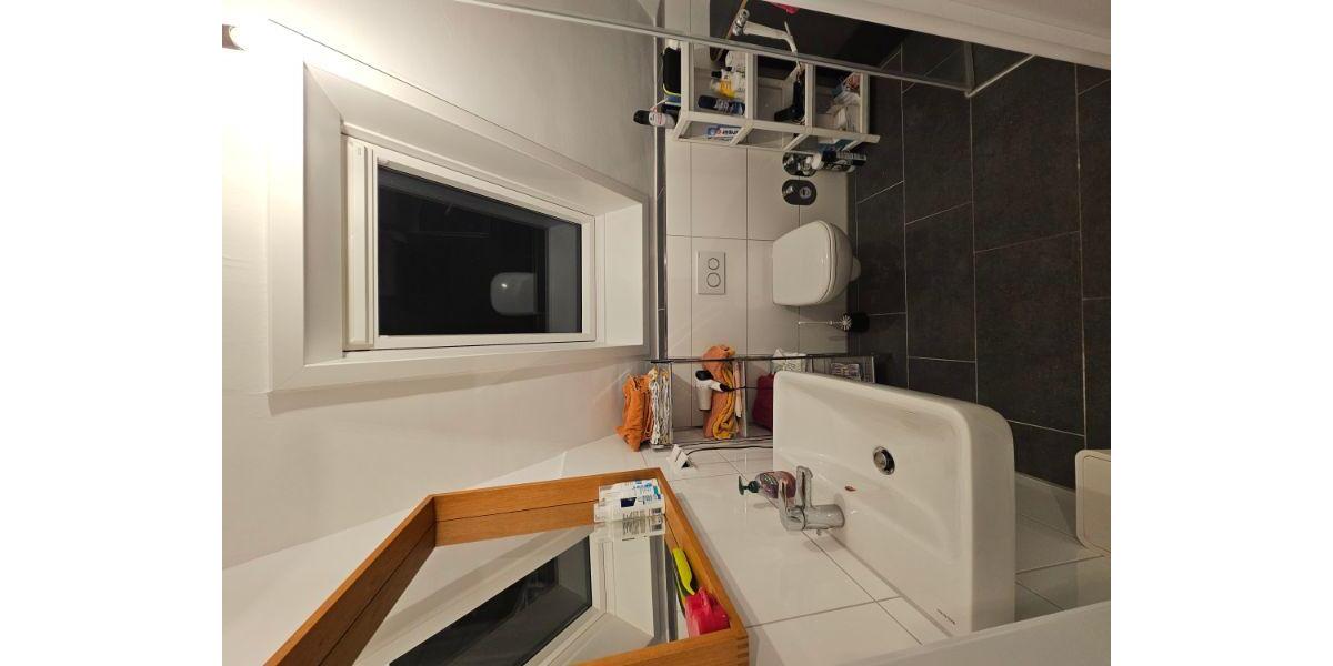 Dachgeschoss Wohnung - komplett modernisiert! 1 zimmer