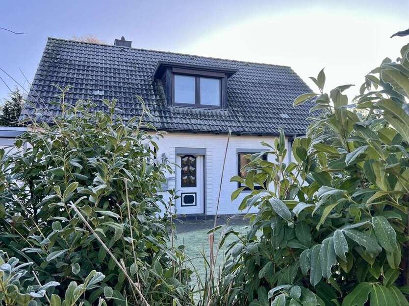Haus zum Kaufen in Wesselburen 225.000 € 109.16 m²