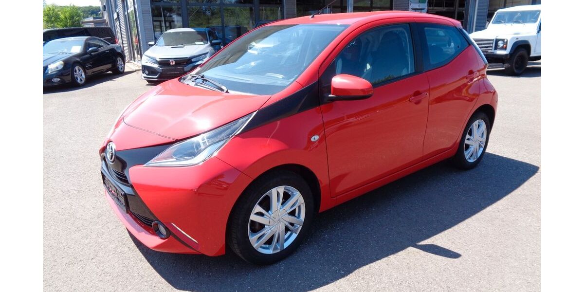 Toyota Aygo (X) 138.000 km 6.999 € Lebach 66822