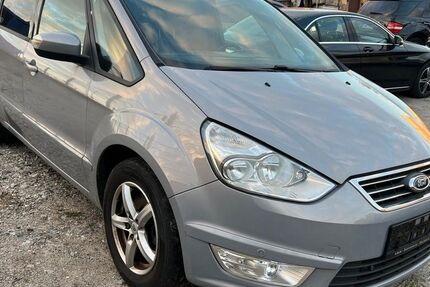 Ford Galaxy 225.457 km 4.300 € Berlin 12057