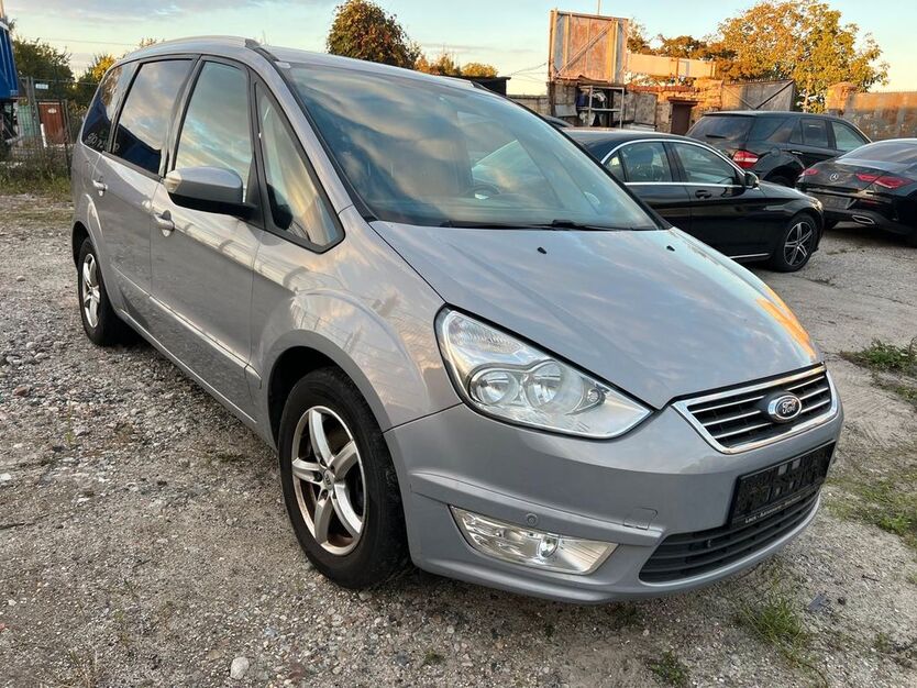 Ford Galaxy 225.457 km 4.300 € Berlin 12057