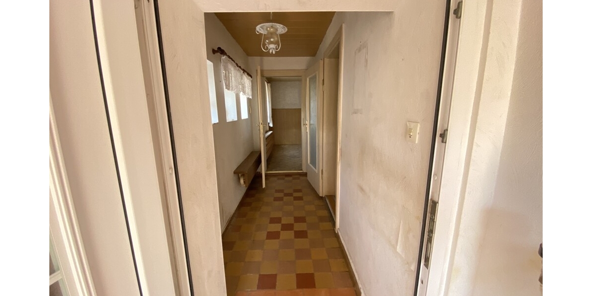 Gemütliche Doppelhaushälfte mit großem Grundstück und Doppelgarage in ruhiger Siedlungslage - Doppelhaushälfte Röderaue | Angebot:27134387