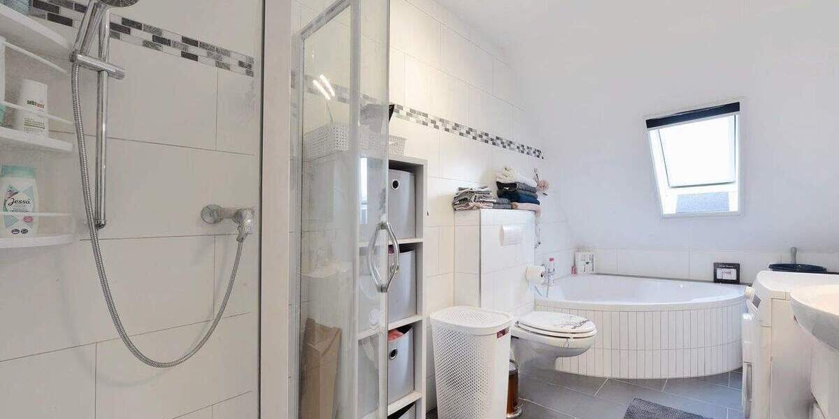 Etagenwohnung Xanten - 5 Zimmer, 122 m&sup2;, 360.000&euro; | Angebot:25675598