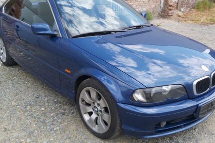 BMW 323 320.000 km 2.500 &euro; Zwickau 08056