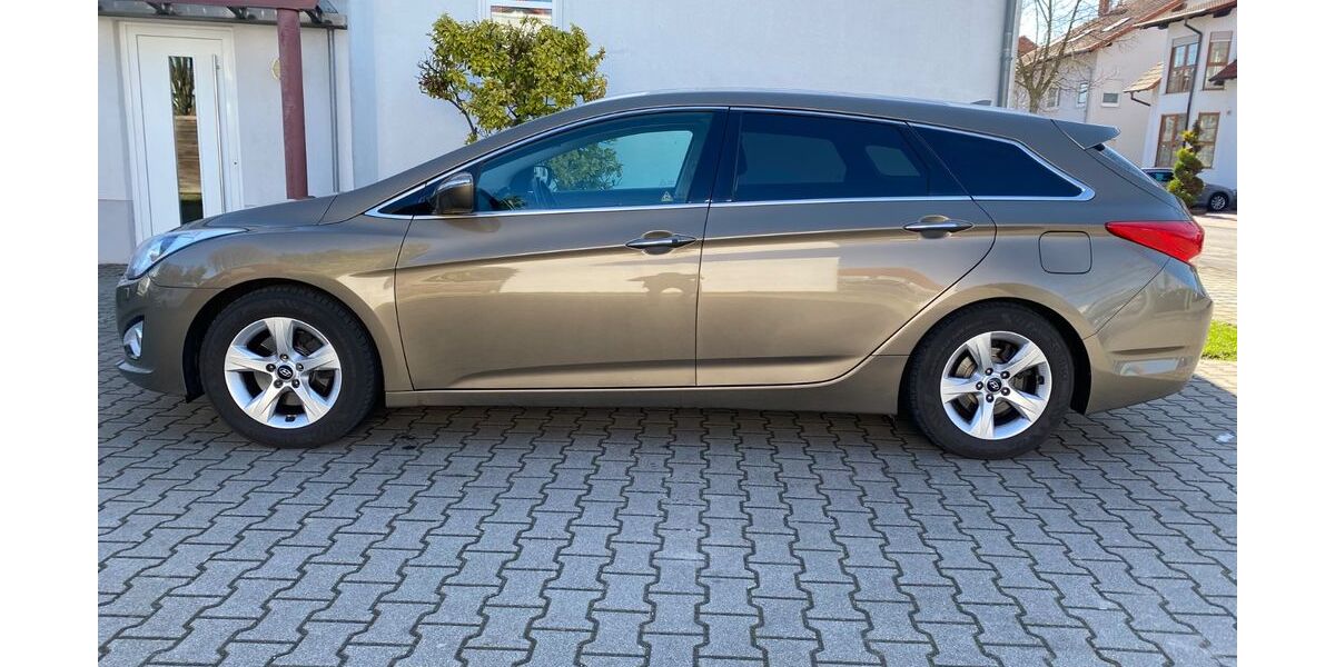 Hyundai i40 189.000 km 7.800 &euro; Osthofen 67574