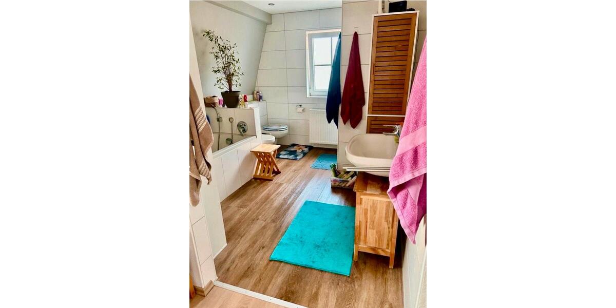 Einfamilienhaus Elfershausen - 5 Zimmer, 145 m&sup2;, 1.200&euro; | Angebot:26222974