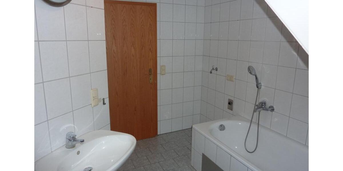 Dachgeschoßwohnung Gemünden am Main - 3 Zimmer, 70 m&sup2;, 445&euro; | Angebot:25351673