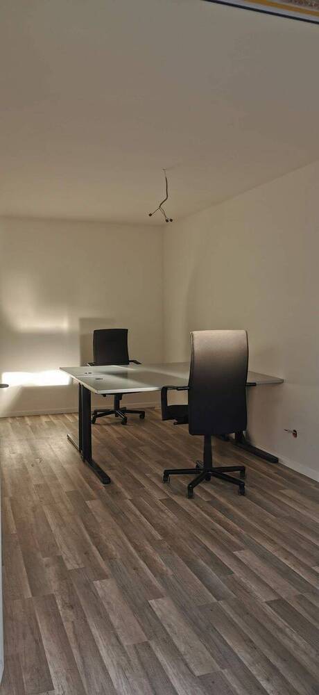 Arbeitsplätze in klimatisiertem Büro mit Innenhof - All-in-Miete