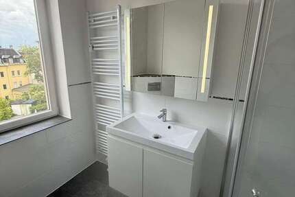 Wohnung zum Mieten in Hof 960 € 98 m²
