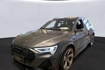 Audi e-tron 40.816 km 44.990 &euro; Hamburg 22047