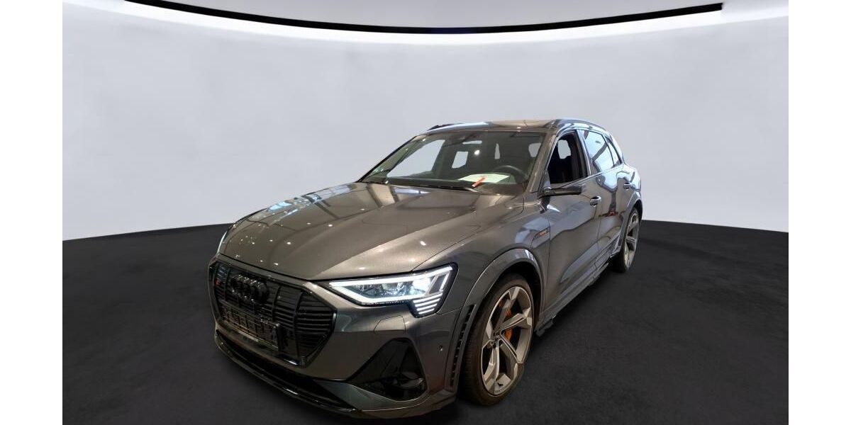 Audi e-tron 40.816 km 44.990 &euro; Hamburg 22047