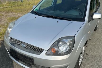 Ford Fiesta 181.000 km 1.850 &euro; Ahausen 27367