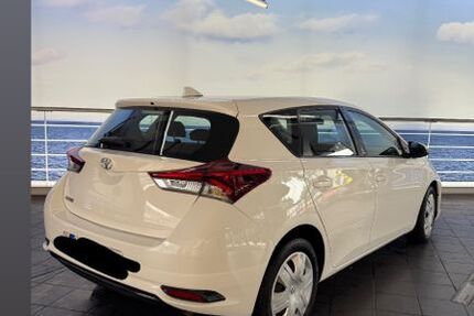 Toyota Auris 107.420 km 9.200 € Hamburg 22335
