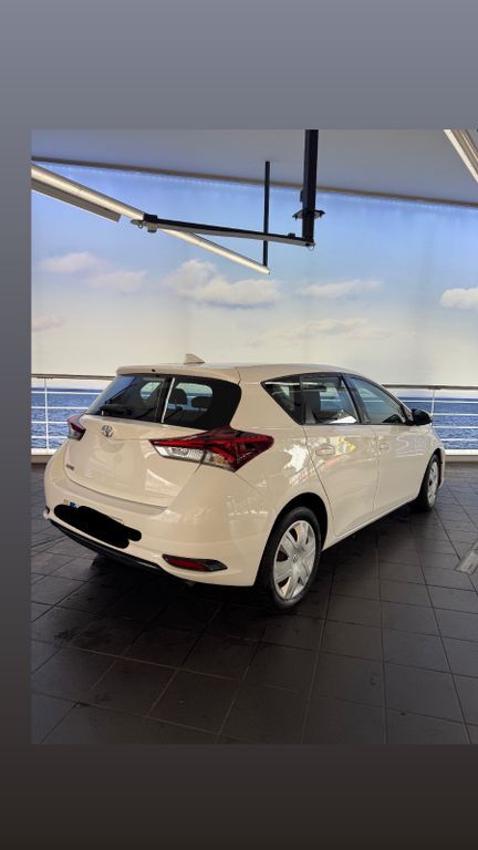 Toyota Auris 107.420 km 9.200 € Hamburg 22335