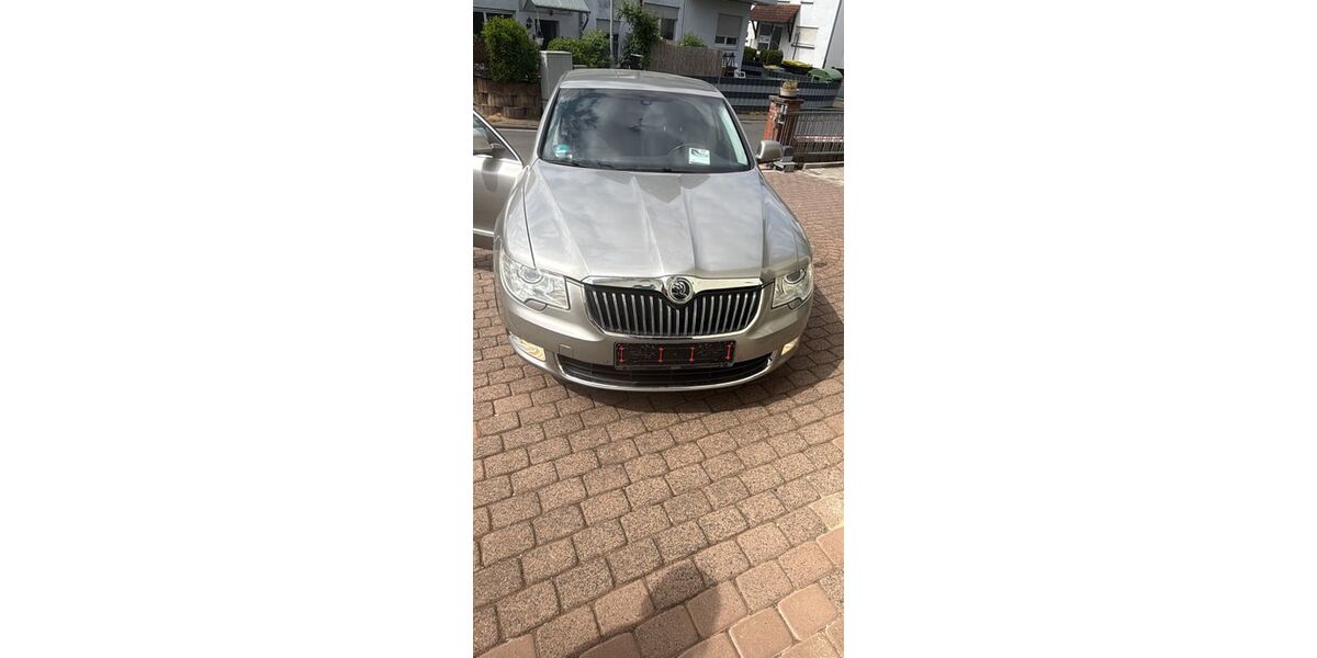 Skoda Superb 172.000 km 7.500 &euro; Büdingen 63654