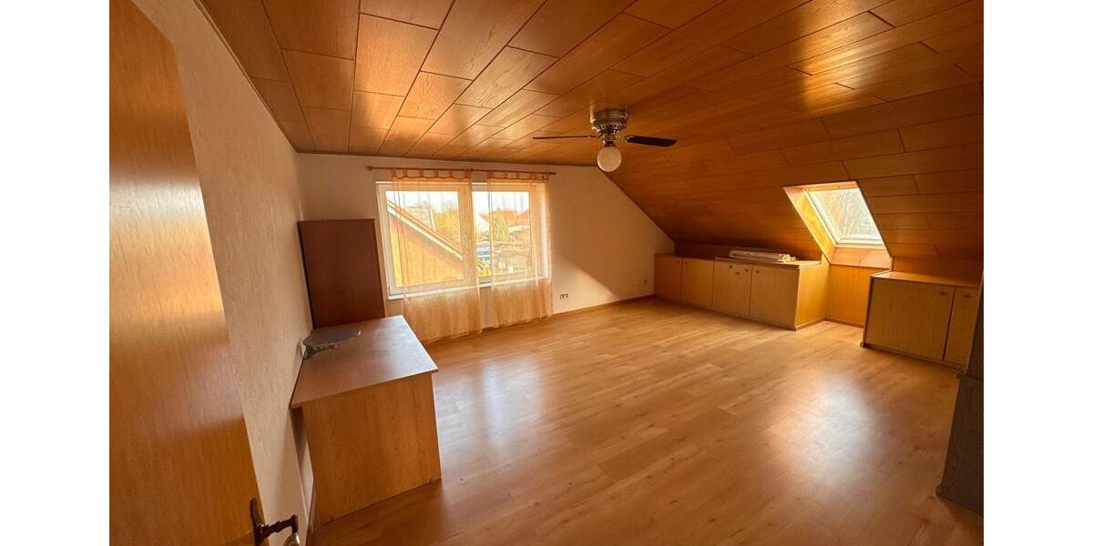 Dachgeschoßwohnung Ilsede - 5 Zimmer, 120 m&sup2;, 1.150&euro; | Angebot:25588602
