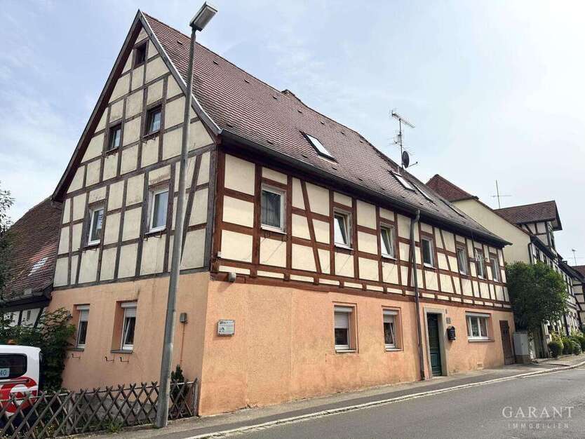 Haus zum Kaufen in Münchsteinach 159.000 € 300 m²