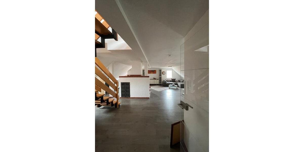 Dachgeschoßwohnung Haßfurt - 3 Zimmer, 120 m&sup2;, 800&euro; | Angebot:25449945