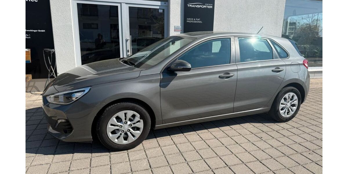 Hyundai i30 116.100 km 10.490 &euro; Straßlach bei München 82064