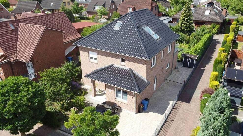 We are Family! Geräumiges Einfamilienhaus mit Dachterrasse in ruhiger Spielstraße