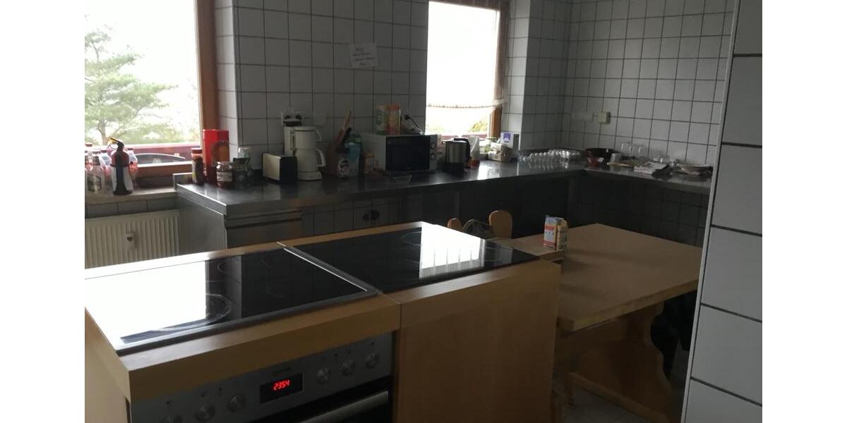 Erdgeschoßwohnung Sulzbach-Rosenberg Rosenberg - 6 Zimmer, 180 m&sup2;, 2.000&euro; | Angebot:25282327