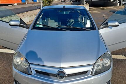 Opel Tigra 72.500 km 2.250 &euro; Wendlingen 73240