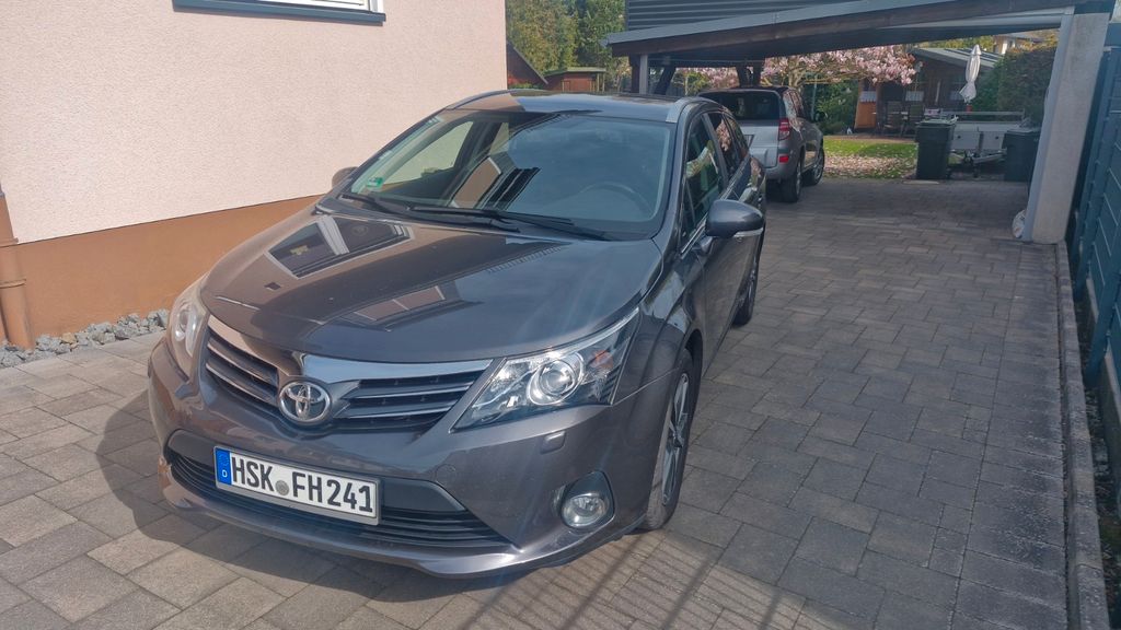 Toyota Avensis 139.000 km 7.600 &euro; Arnsberg 59759