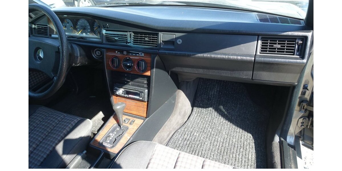 Mercedes-Benz 190 E 2.3 H-Kennz. Oldtimer eSHSD Verschl-t. neu g 212.900 km 7.950 &euro; Neumarkt/OPf 92318