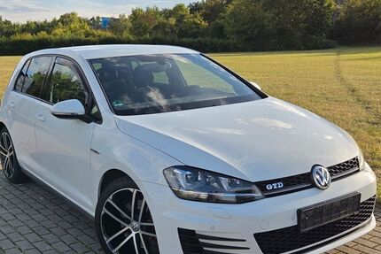 VW Golf 203.000 km 12.600 € Zell 93199