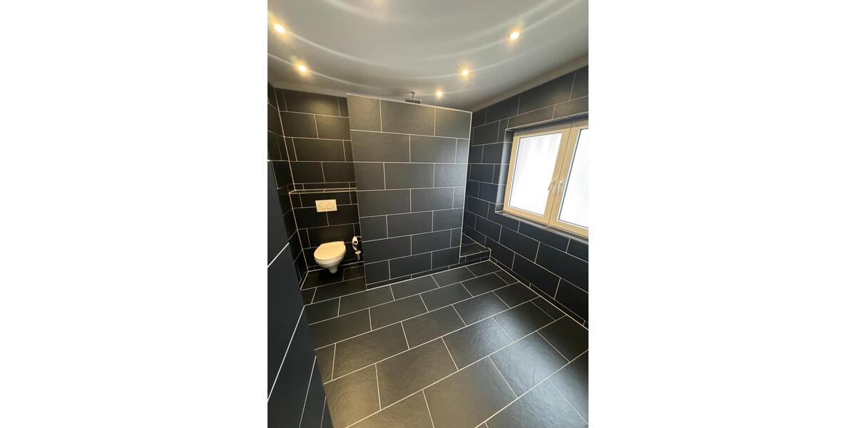 Sanierte 4 Zimmer Wohnung 145qm 4 zimmer