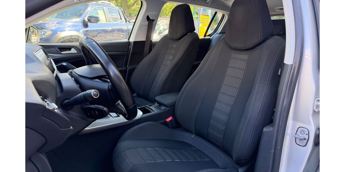 Peugeot 308 133.843 km 9.500 &euro; Berlin 13187