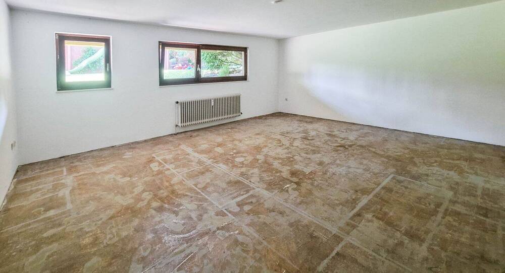 Frisch renovierte 3 Zimmer Wohnung in der Hochparterre